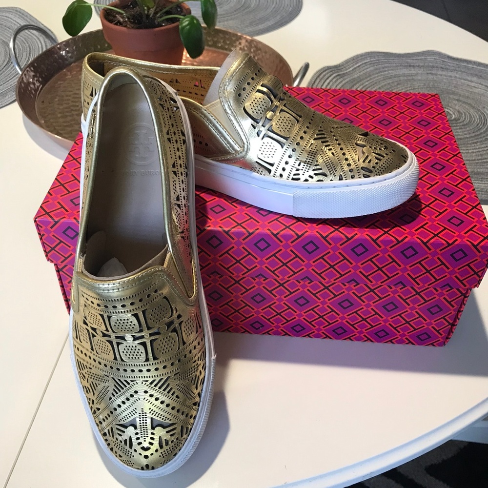 TORY BURCH Roselle Laser Cut  Slip-On Sneakers